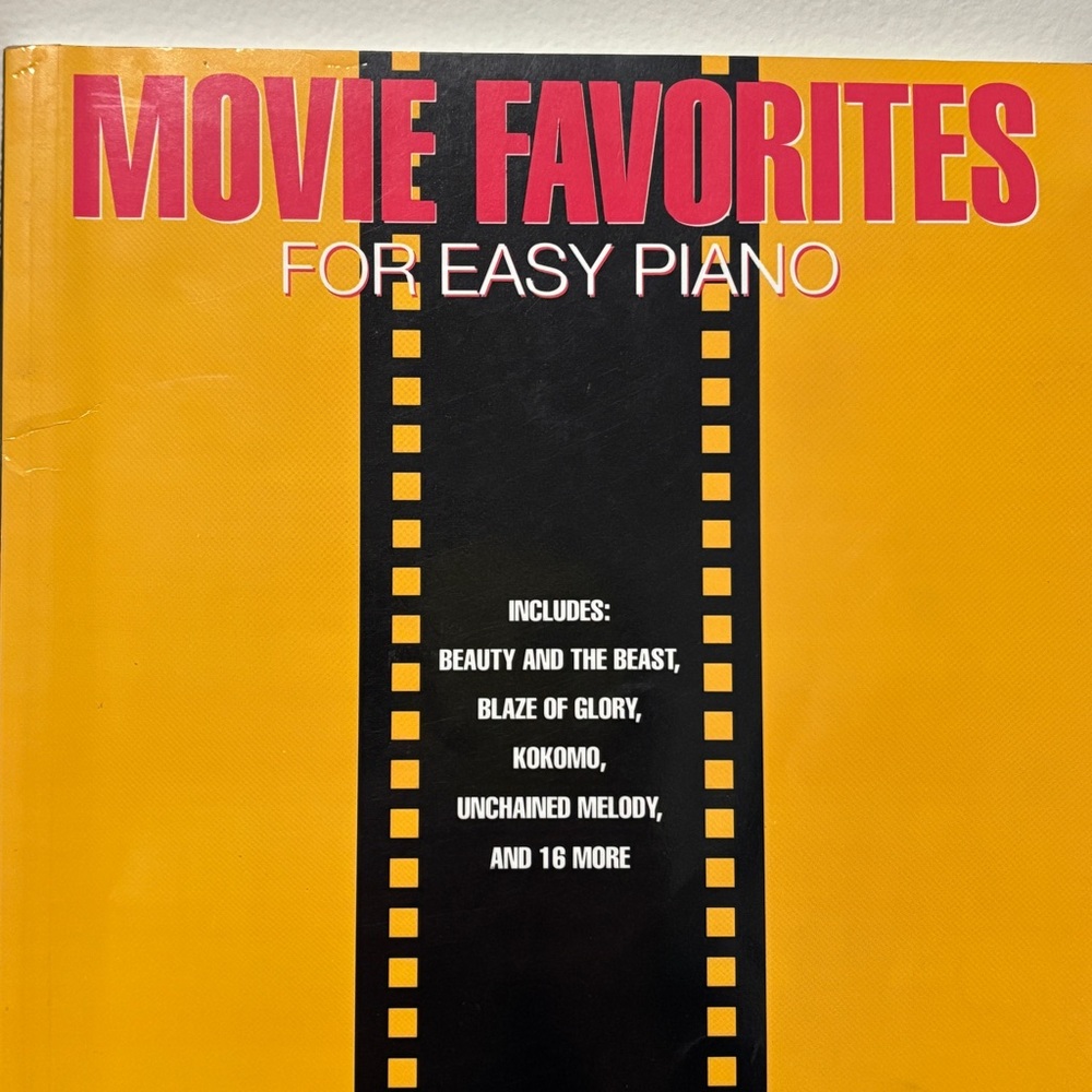 Movie Favorites for Easy Piano Book 1992 Little Mermaid, Kokomo, Mary Poppins…